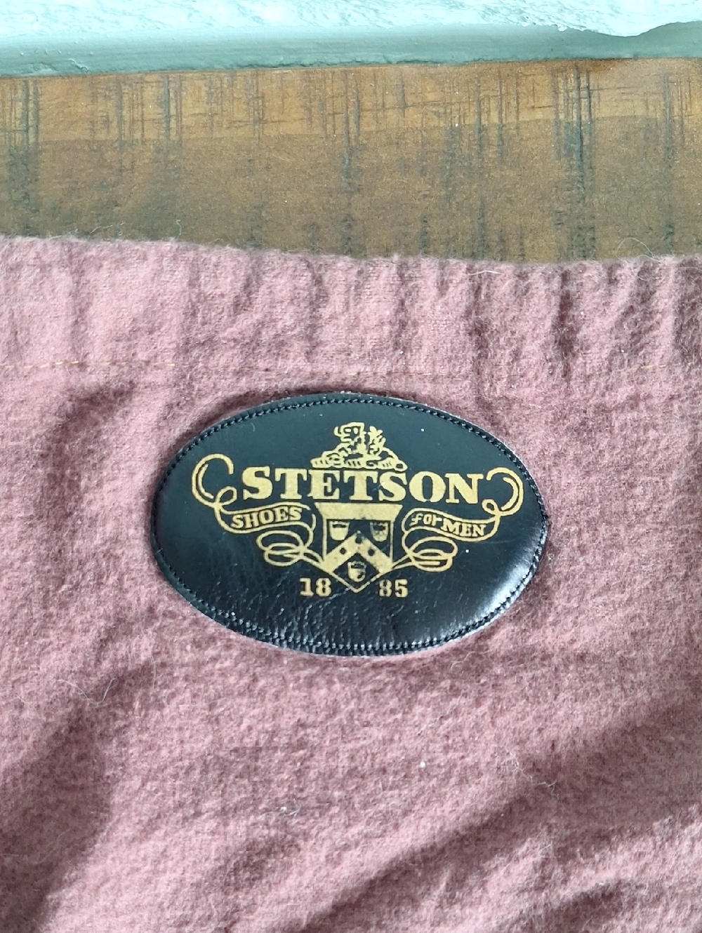 Stetson Red And Yellow Dust Bag Cover - Picture 4 of 8